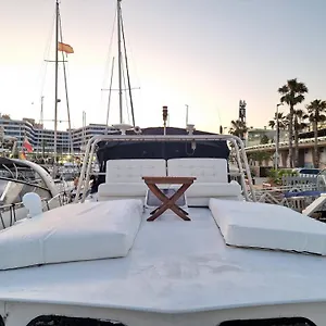 Bateau-hôtel Classic Boat